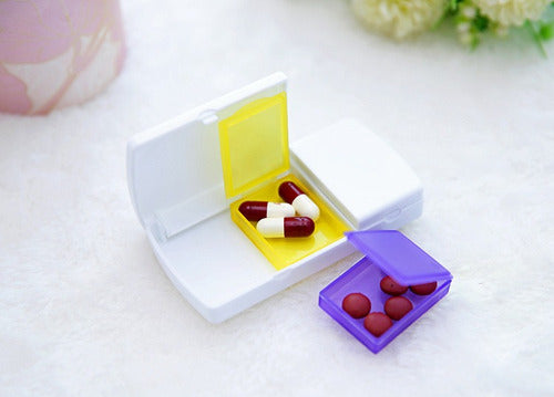 Pastillero Con Cortador De Pastillas - Dos Contenedores.. Blanco