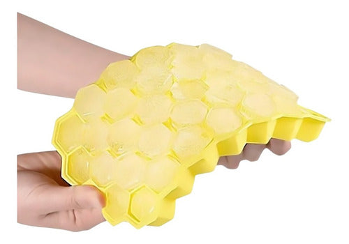 Molde De Silicona Para 37 Mini Cubos De Hielo Panel De Abeja Amarillo