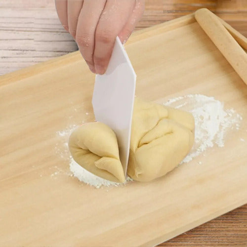 Cornet Scraper Para Masa Plástico Rígido Panadería Espatula
