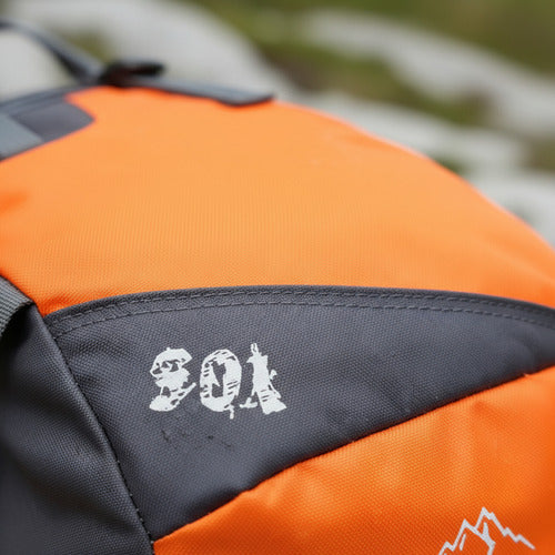 Mochila Impermeable Norplat 90l Para Camping Trekking Viajes Naranja Claro Liso