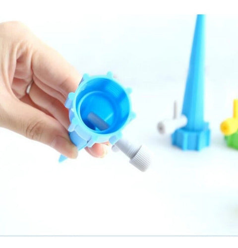 Set 10 Estacas Riego Goteo Para Botella Celeste